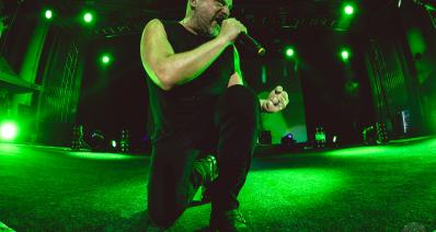 Disturbed live photo to announce new shows in May 2023